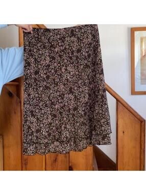 Brown floral midi skirt with ruffle hem. briggs new york Size M